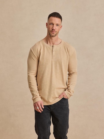 DAN FOX APPAREL T-shirt 'Tjark' i beige: framsida