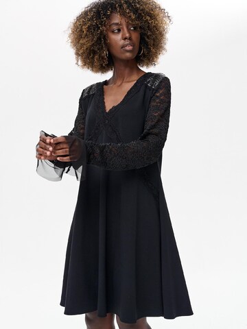 Blue Shadow Kleid‌‌ in Schwarz