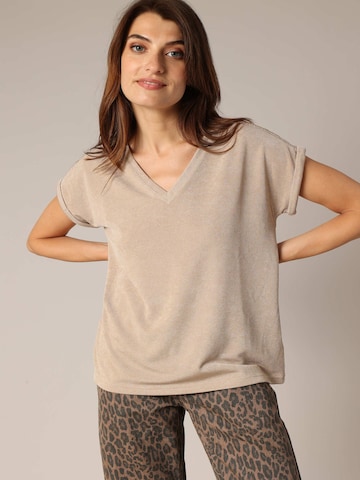 T-shirt 'Kriva' Deeluxe en beige : devant
