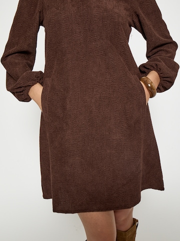 Peppercorn Kleid 'Betty' in Braun