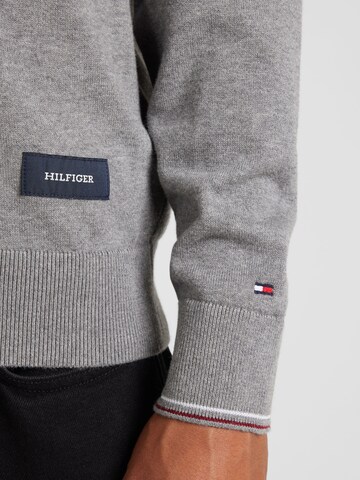 TOMMY HILFIGER - Cárdigan en gris