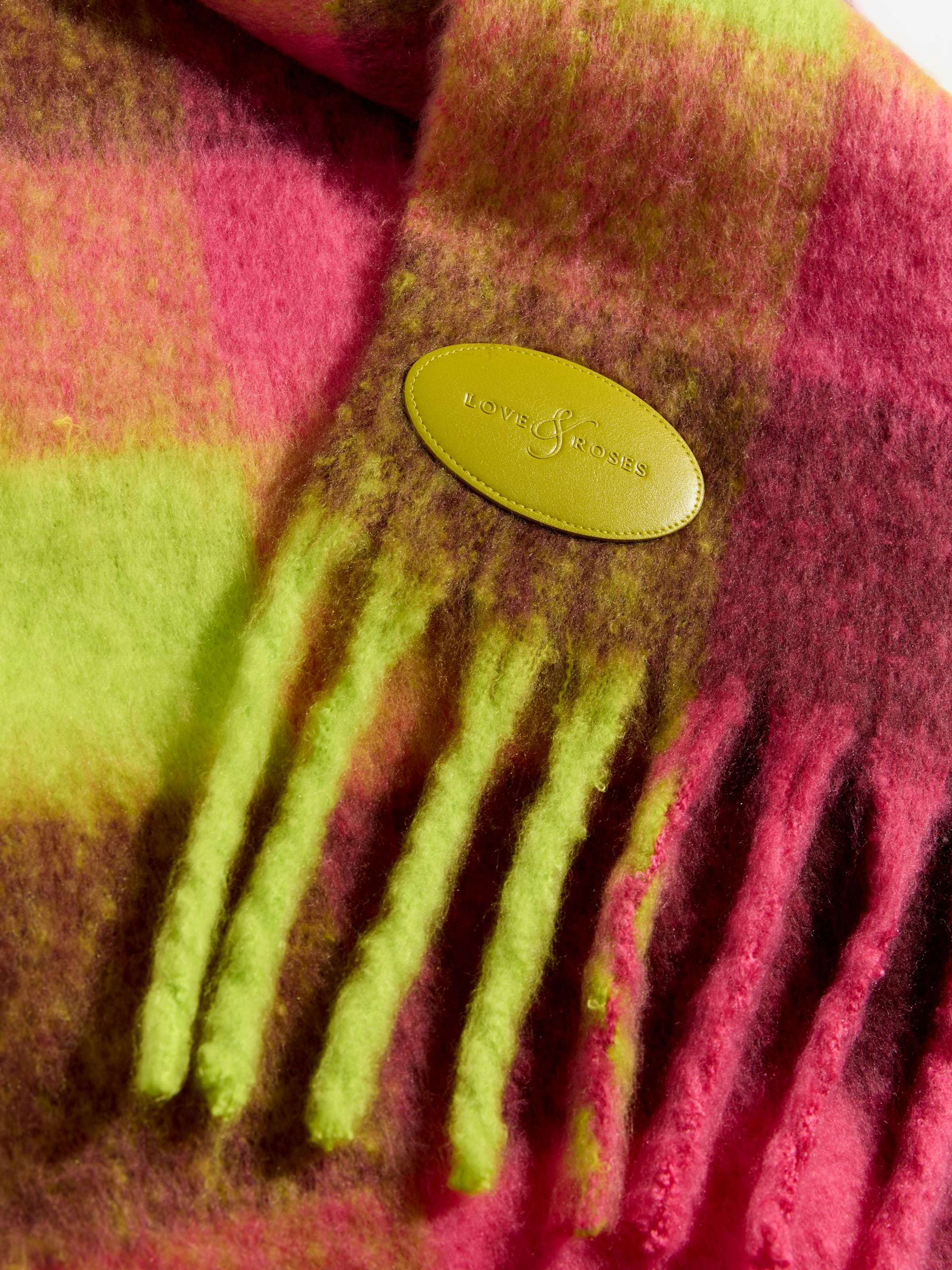 Écharpe love & roses en mélange de couleurs