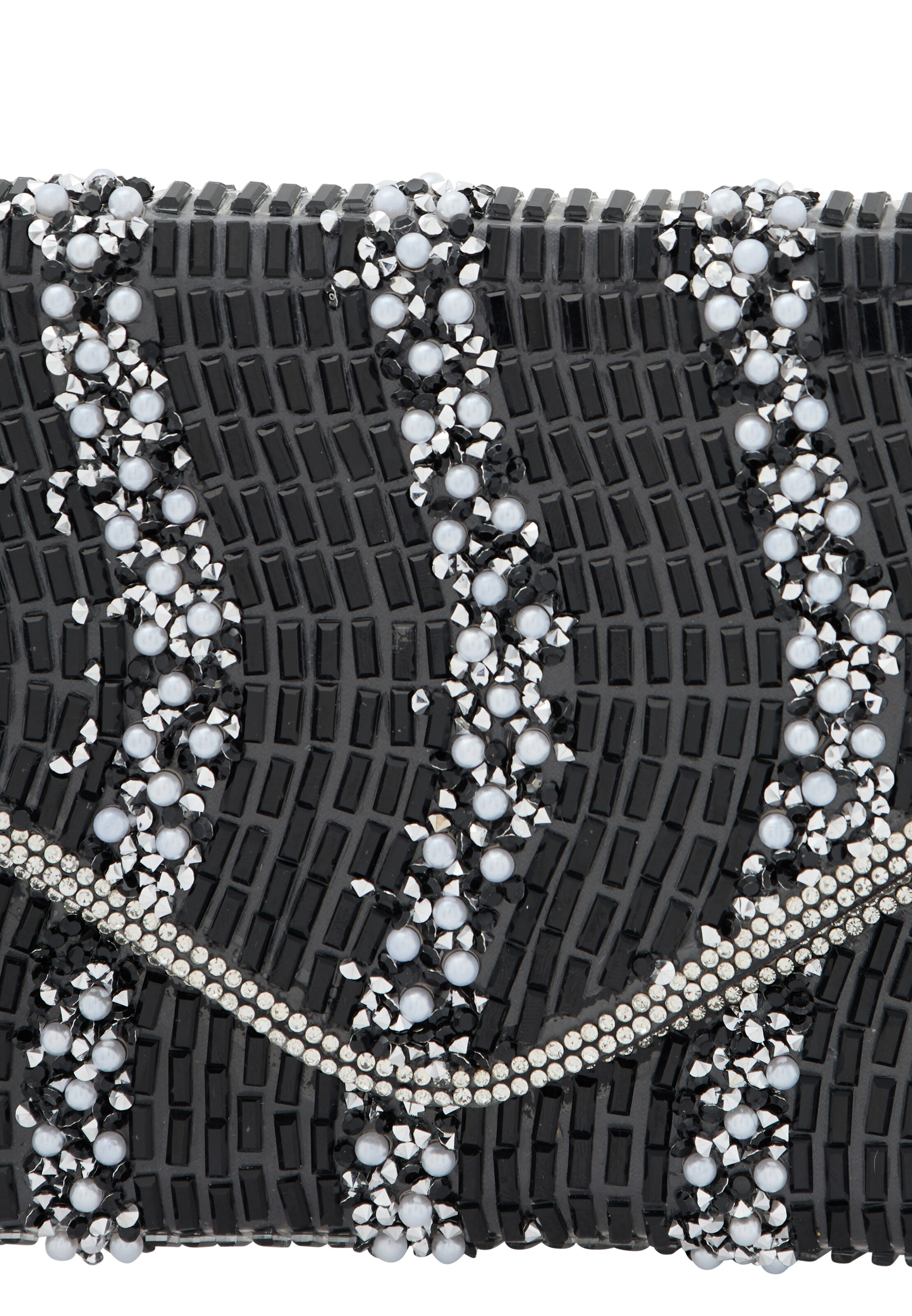 juoda faina Delninė