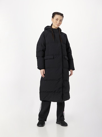 ADIDAS SPORTSWEAR Funkcionális kabátok - fekete: elől