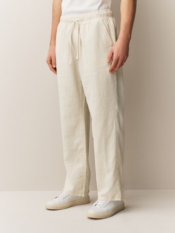 Next Ohlapna forma Hlače | bela barva: sprednja stran