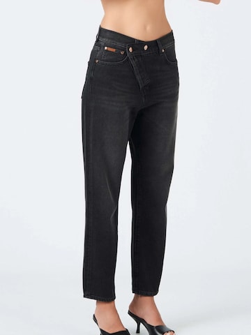 No44 Tapered Jeans 'Crossover Jean Black'‌ in Schwarz