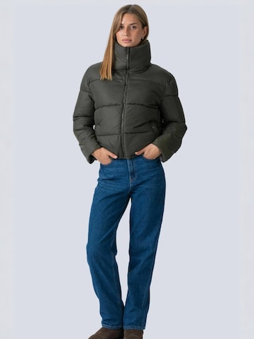 TEESHOPPEN Vinterjakke ' Short Puffer ' i grøn