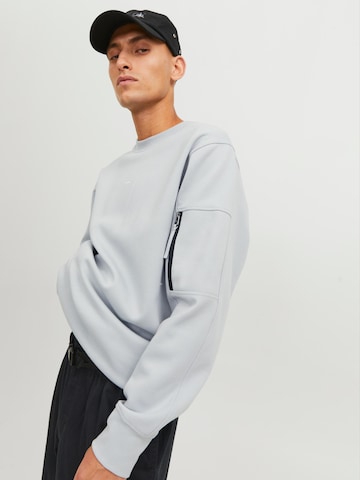 JACK & JONES - Sweatshirt 'Shade' em cinzento