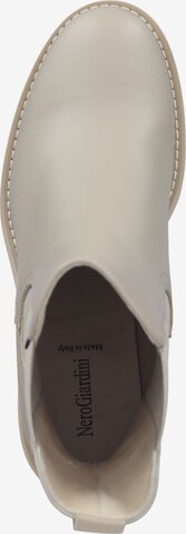 Nero Giardini Chelsea boots in Beige