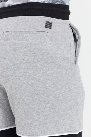 !Solid Regular Shorts 'Debber' in Grau