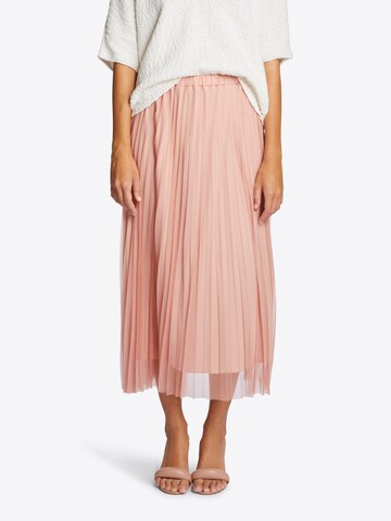 Rich & Royal Skirt in Pink: front