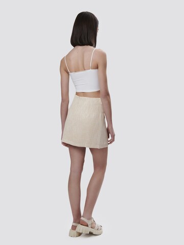 Gonna di Influencer in beige
