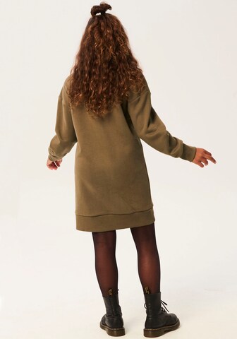 GARCIA Dress in Green