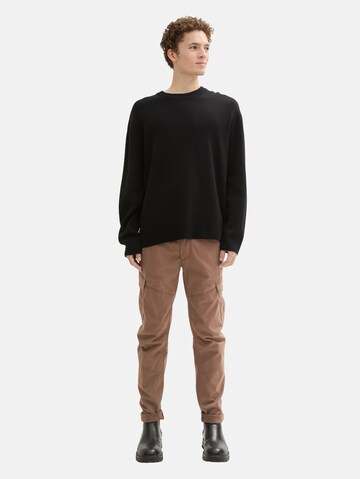 TOM TAILOR DENIM Tapered Cargobroek in Bruin