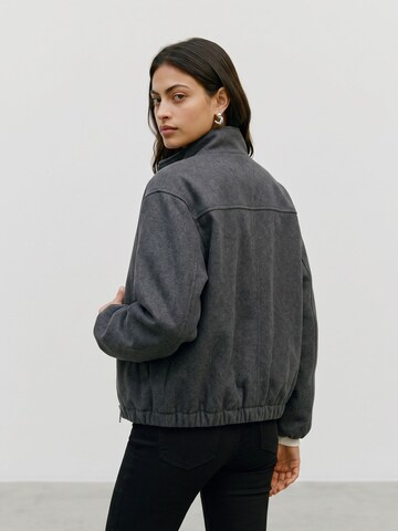 Veste mi-saison 'VMPopberlls' VERO MODA en gris
