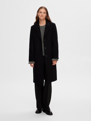 Manteau mi-saison 'ALMA' SELECTED FEMME en noir