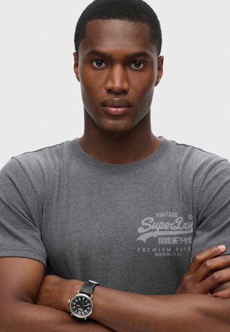Superdry - Camiseta 'Heritage' en gris