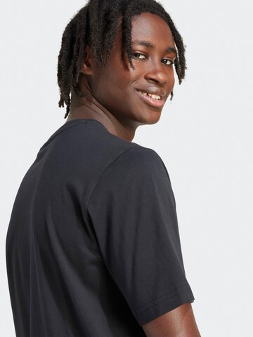 ADIDAS SPORTSWEAR Λειτουργικό μπλουζάκι 'PENNANT' σε μαύρο