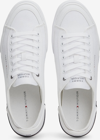 TOMMY HILFIGER Sneaker in Weiß