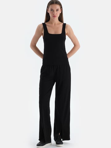 Dagi Regular Hose in Schwarz: Vorderseite