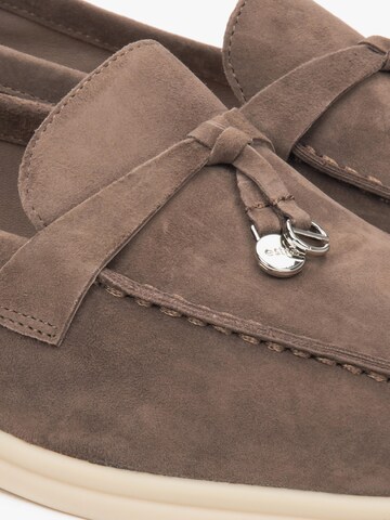 Estro Moccasin '935-2' in Brown