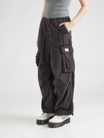 BDG Urban Outfitters Loosefit Cargo nadrágok - fekete: elől
