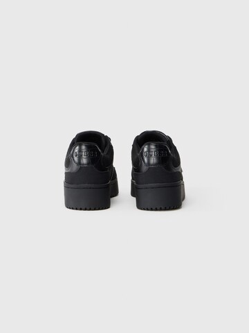 Baskets basses 'MIRAM' GUESS en noir