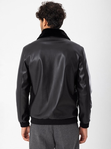 Antioch Between-season jacket in Black