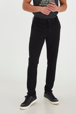 Casual Friday Slimfit Stoffhose 'Joris' in Schwarz: predná strana