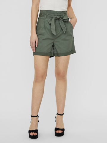 VERO MODA Regular Pleat-front trousers 'EVA' in Green: front