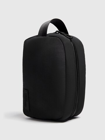Pull&Bear Toaletna torbica | črna barva