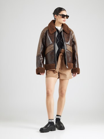 ABOUT YOU - regular Pantalón plisado 'Iris' en beige