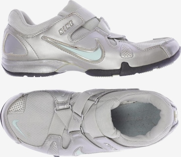 NIKE Sneaker 37,5 in Silber: predná strana