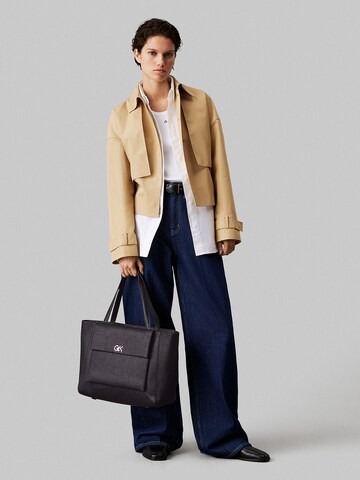 Calvin Klein Shopper in Schwarz