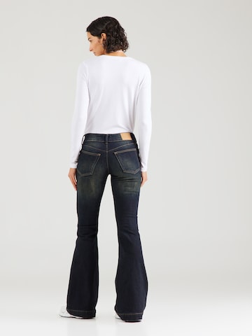WEEKDAY Flared Jeans 'Inferno' in Blauw
