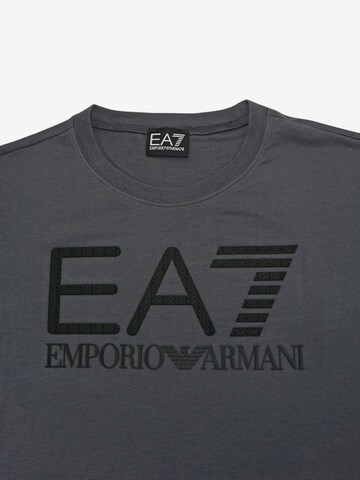 Maglietta di EA7 Emporio Armani in grigio
