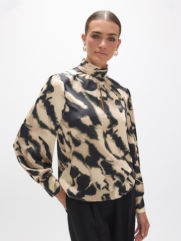 Camicia da donna di Lola Casademunt in nero: frontale
