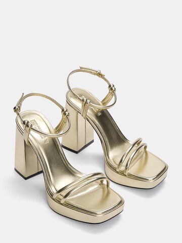 Pull&Bear Sandaal in Goud