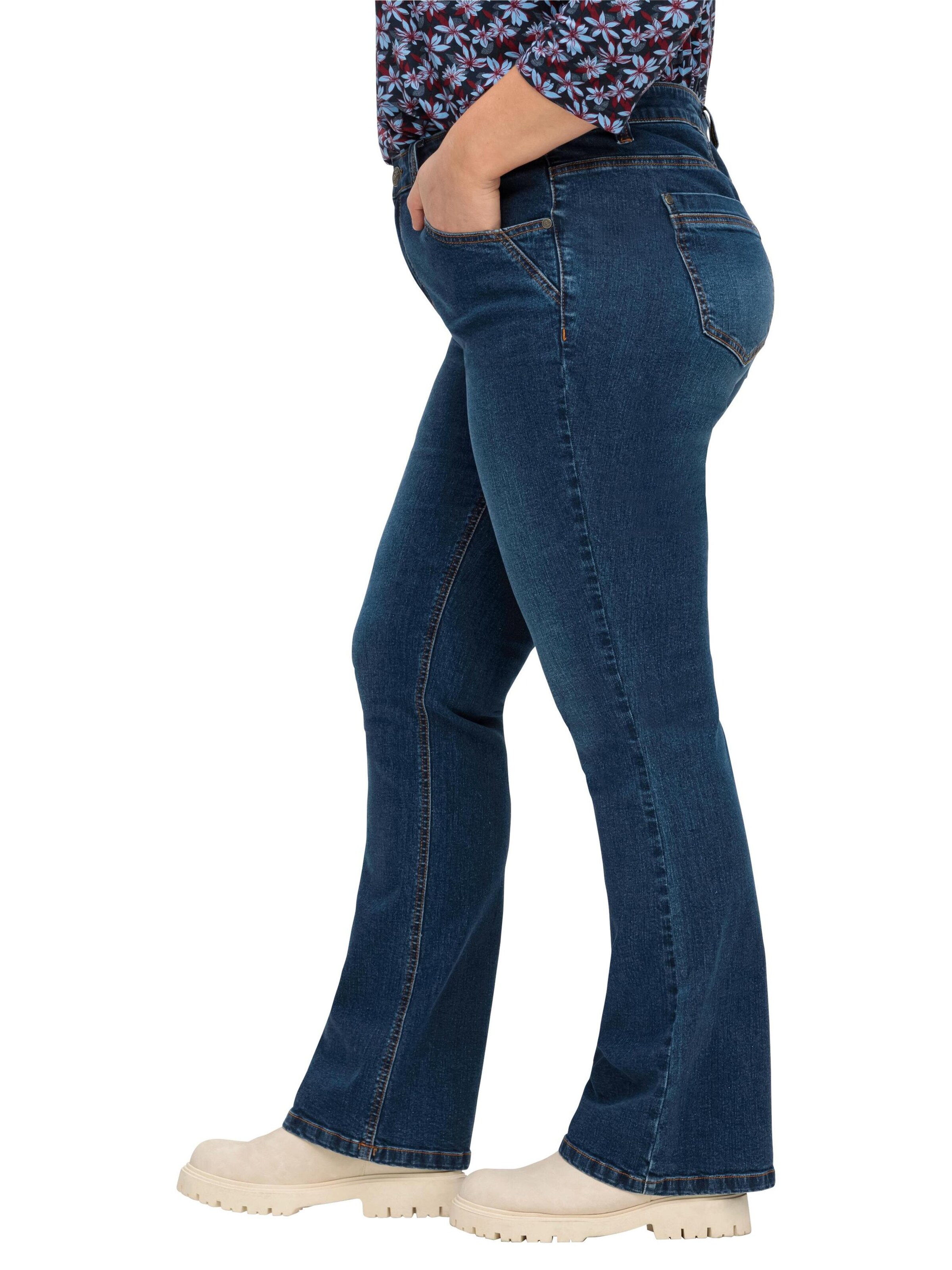 Bootcut Jeans di SHEEGO in blu