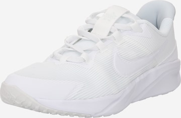 NIKE Αθλητικό παπούτσι 'Star Runner 4' σε λευκό: μπροστά
