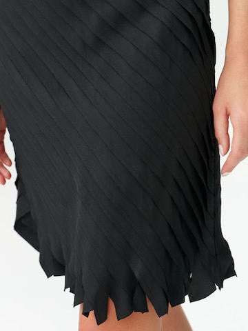 TATUUM Φόρεμα σε μαύρο