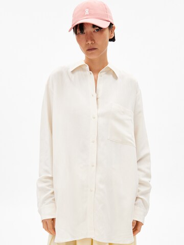 ARMEDANGELS Blouse in Beige: voorkant