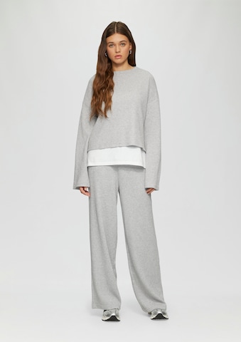 QS Bootcut Broek in Grijs: voorkant