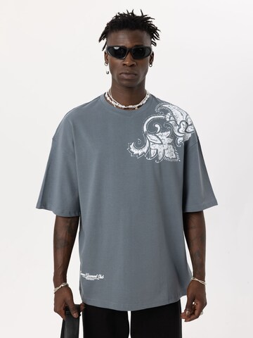 T-Shirt 'French Marigold' VAMOS CLO en gris : devant