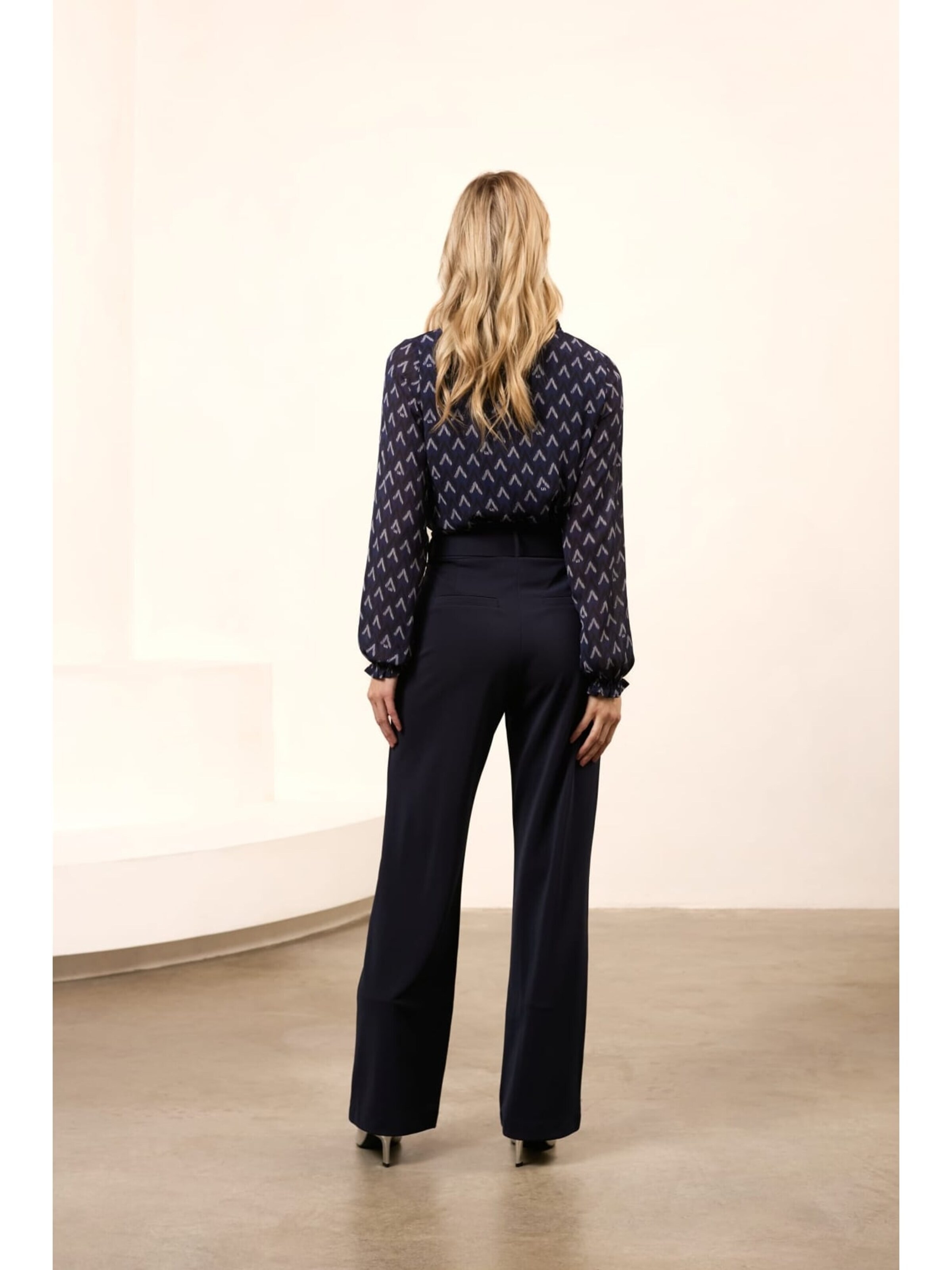 LOFTY MANNER Top 'QJ01 - Blouse Eliza' in Blauw
