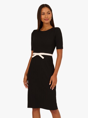 Adrianna Papell Jurk in Zwart: voorkant