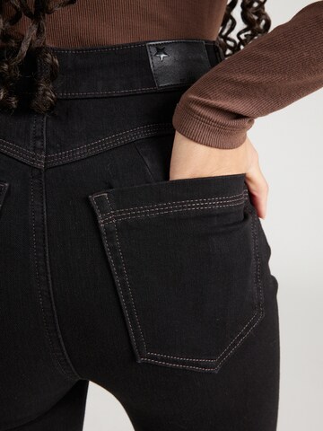 Marks & Spencer Normalny krój Jeansy w kolorze czarny