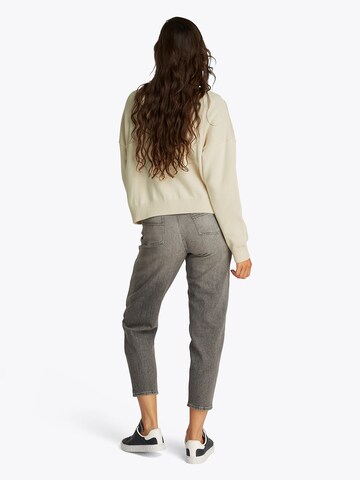 Tommy Jeans Pletena jopa | bela barva