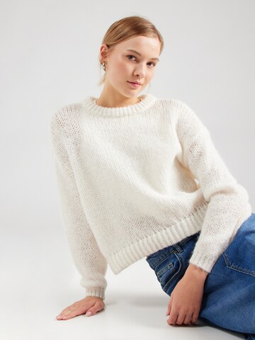 Pull-over 'ONLALYSSA' ONLY en blanc : devant