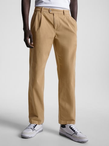 TOMMY HILFIGER Loose fit Pleat-front trousers in Beige: front